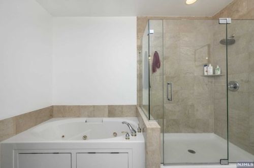 106 The Promenade, Edgewater NJ  07020-2103 exterior