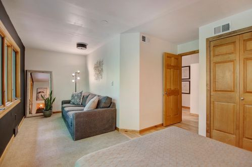 1019 Minnehaha Pkwy, Minneapolis MN  55419-1167 exterior