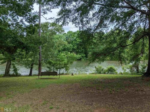 40 Circle Dr, Hampton, GA 30228-1822