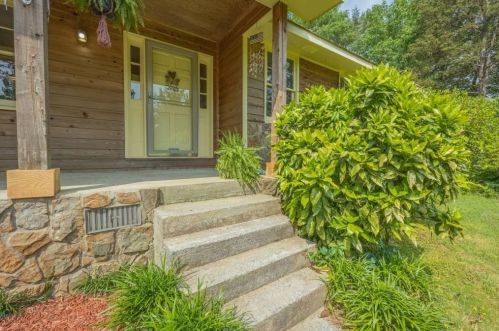2081 Boar Tusk Rd, Conyers, GA 30012-3801