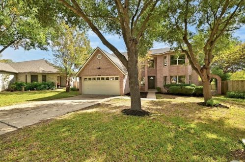 8029 Evadean Cir, Austin TX  78745-8004 exterior