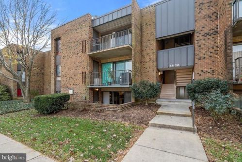4412 Island Pl, Annandale, VA 22003-4840