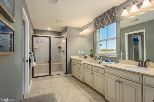 43 Winifred Dr, Hanover PA 17331 exterior