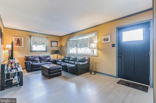 324 Charles Ave, Gloucester, NJ 08031-1738