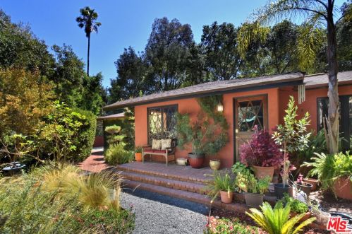 3833 Woodcliff Rd, Van Nuys, CA 91403-5053