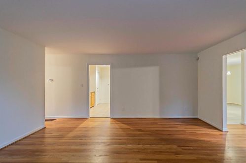2870 Handy Dr, Atlanta GA  30318-7237 exterior