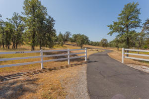 20745 Bernard Way, Redding, CA 96003-8927