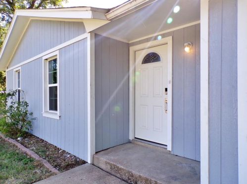 4904 Bundy St, Fort Worth, TX 76119-4715