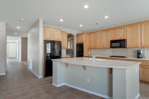 1430 Stanislaus Dr, Chula Vista CA  91913-1478 exterior