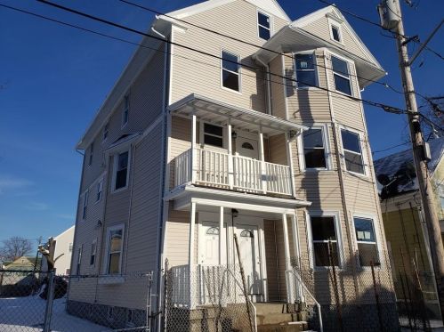10 Mount Vernon St, Providence, RI 02907-1221