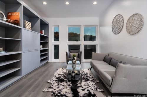 1652 Gladys Dr, Glendale CA  91206-1616 exterior