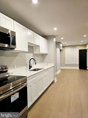 878 66th St, Philadelphia, PA 19151-3023