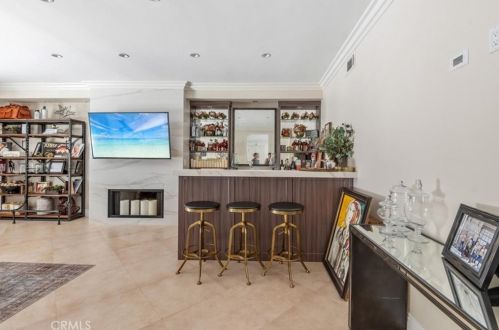 1566 Hillside Dr, Glendale CA  91208-2456 exterior