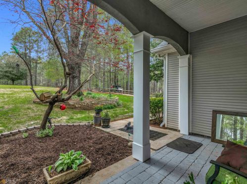239 Bottoms Rd, Barnesville, GA 30204-4260