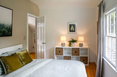 1217 Cameron Ct, Atlanta GA  30306-2621 exterior