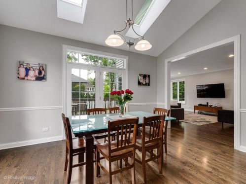 330 55th St, Willowbrook IL  60514-3015 exterior