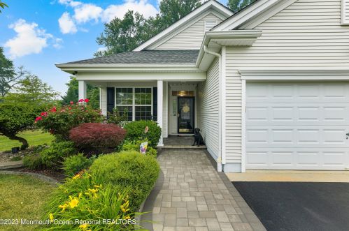29 Kingston Dr, Jackson Twp, NJ 08527-4956
