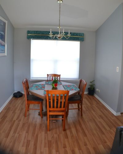 1215 Easton Dr, Carol Stream IL  60188-6099 exterior