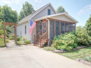301 Mckinley St, Philo, IL 61864-9646