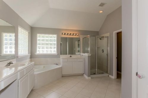 2207 Stoneycreek Park Ct, Conroe TX  77385 exterior