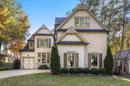3535 Kingsboro Rd, Atlanta GA  30319-1310 exterior