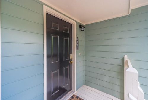 2113 Canyon Point Cir, Roswell, GA 30076-5110