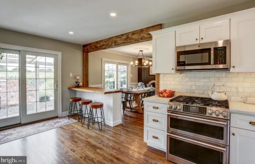 1220 Country Club Dr, Lancaster PA  17601-5208 exterior