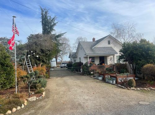 13102 Garnero Rd, Lodi, CA 95240-9438