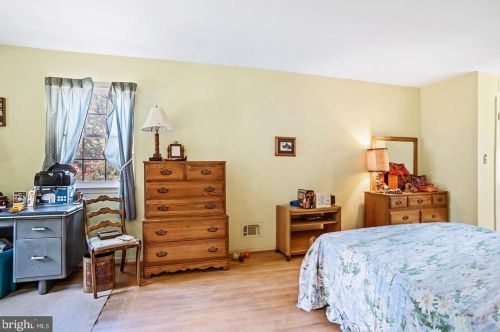 16 Severn Riv Rd, Severna Park MD 21146-4659 exterior