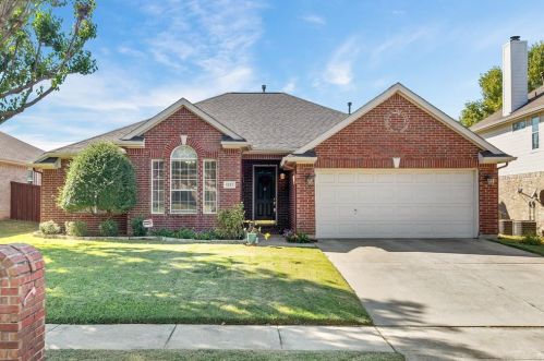 1221 Silverwood Dr, Lewisville, TX 75028-8233