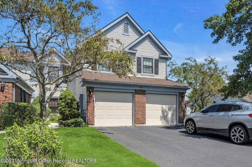 178 Old Orchard Ln, Tinton Falls, NJ 07712-2577