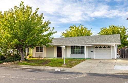 120 Mckinley Cir, Vacaville, CA 95687-3302