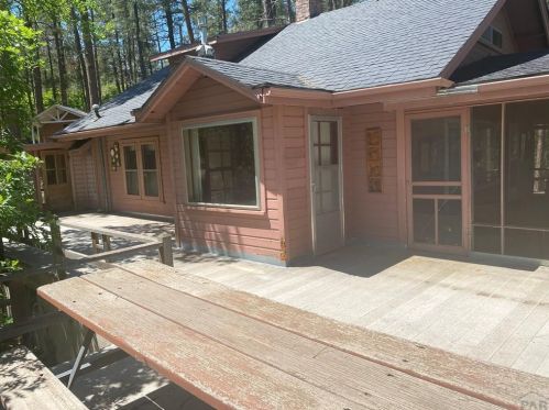 8746 Pine Dr, Beulah, CO 81023-9719