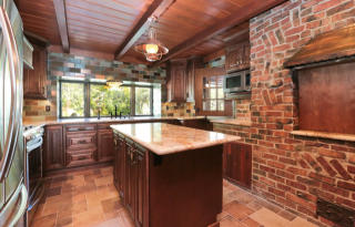 1040 Covington Rd, Los Altos CA  94024-5003 exterior