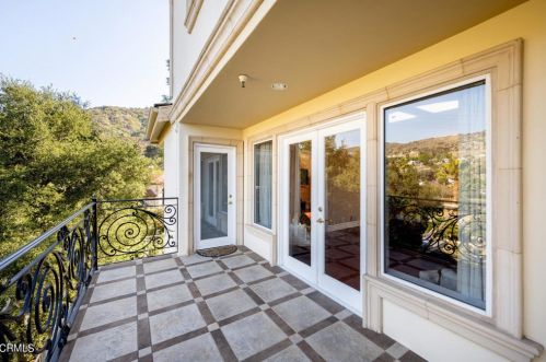 1958 Calafia St, Glendale CA  91208-2306 exterior