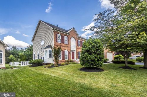 8 Farmstead Pl, Middletown MD  21769-7742 exterior