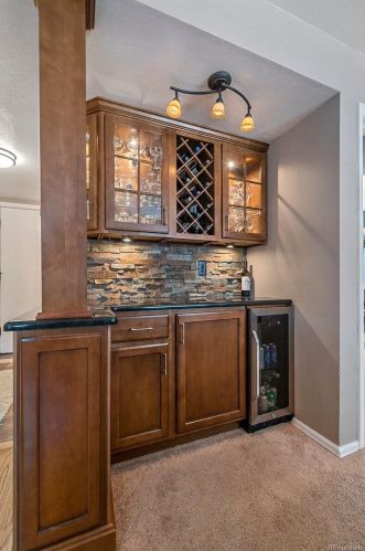 6163 Mineral Dr, Englewood CO 80112-3306 exterior