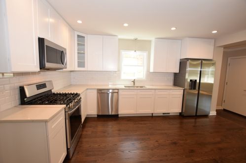 5933 School St, Chicago, IL 60634-4204