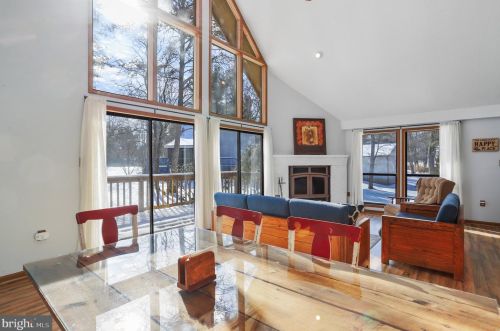 283 The Woods Rd, Hedgesville WV  25427-6886 exterior