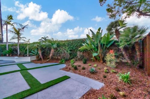 5892 Bellfield Ln, Huntington Beach CA  92648-1041 exterior