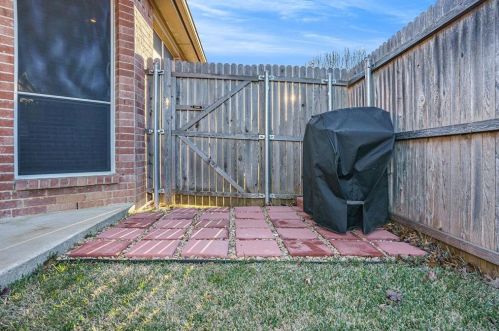 5904 Ozark Dr, Fort Worth TX  76131-4003 exterior