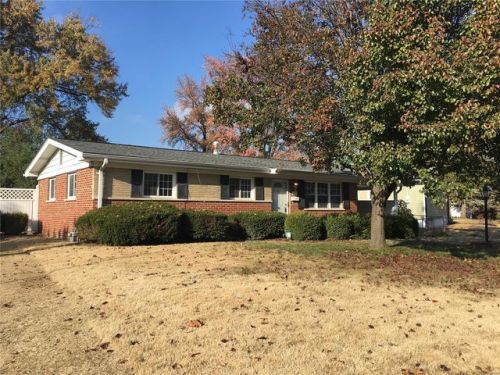 3 De Ville Dr, Hazelwood, MO 63042-3319