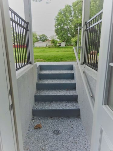 103 Rozanne Dr, Addison IL  60101-2626 exterior