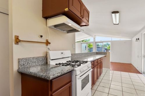 1129 Vermont Ave, Anaheim CA  92802-1825 exterior