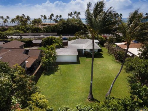5654 Kalanianaole Hwy, Honolulu, HI 96821-2329