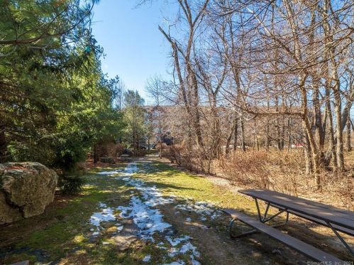 100 Richards Ave, Norwalk CT  06854-1629 exterior