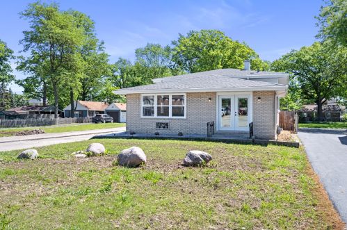 11159 Depot St, Worth, IL 60482-1810