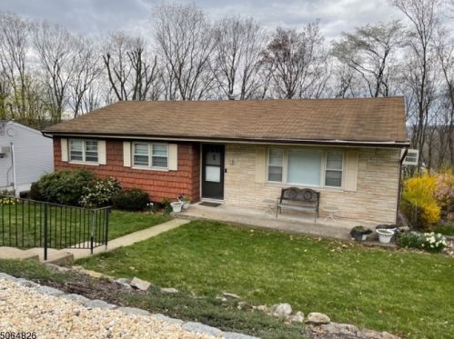 345 Daniel St, Dover, NJ 07801-3711