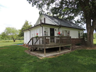 560 Barnett Bridge Rd, Lancing, TN 37770-2316