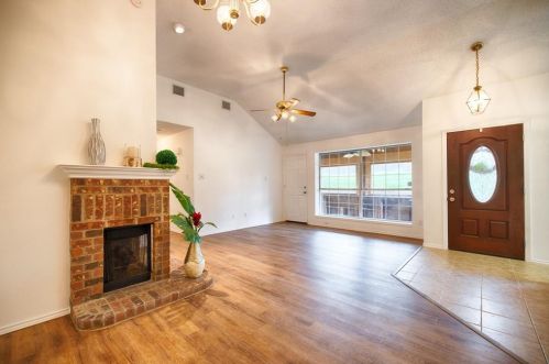 5122 Grand Villa Ln, Garland TX  75044-5559 exterior